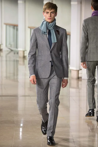 Look 2